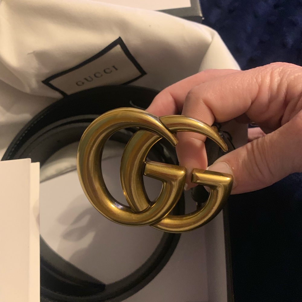Authentic Black Leather Gucci belt.